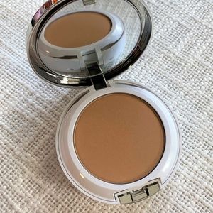 Clinique Beyond Perfecting Powder Foundation